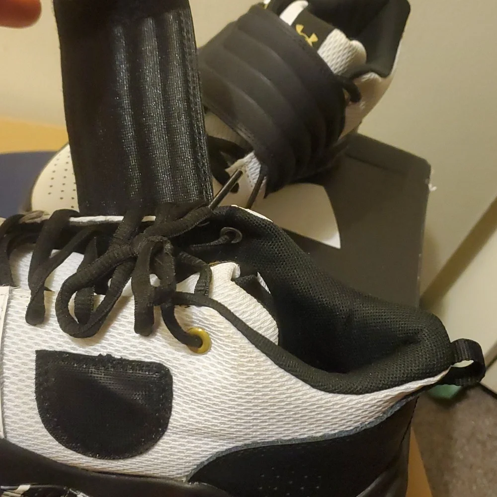 UNDER ARMOUR - Picture 14 of 14